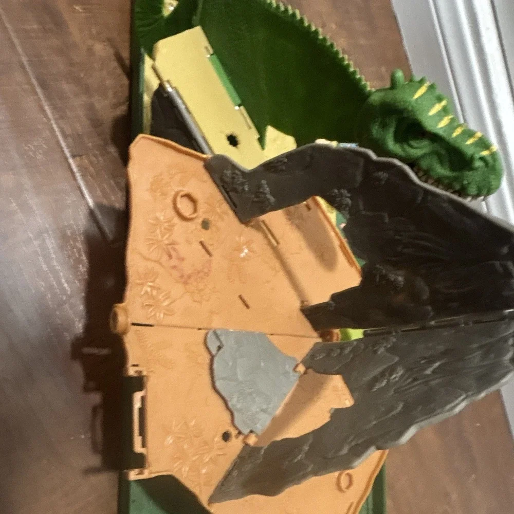 Matchbox Folding Dinosaur Carry Case Diecast Vehicle Play Set Green Plastic